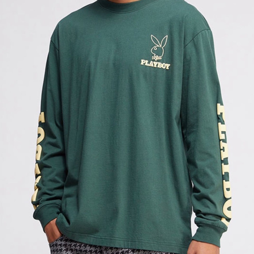 Long sleeve playboy T-shirt with a crew neckline💚